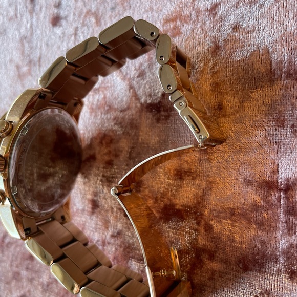 Michael Kors Woman’s Watch - Picture 9 of 10